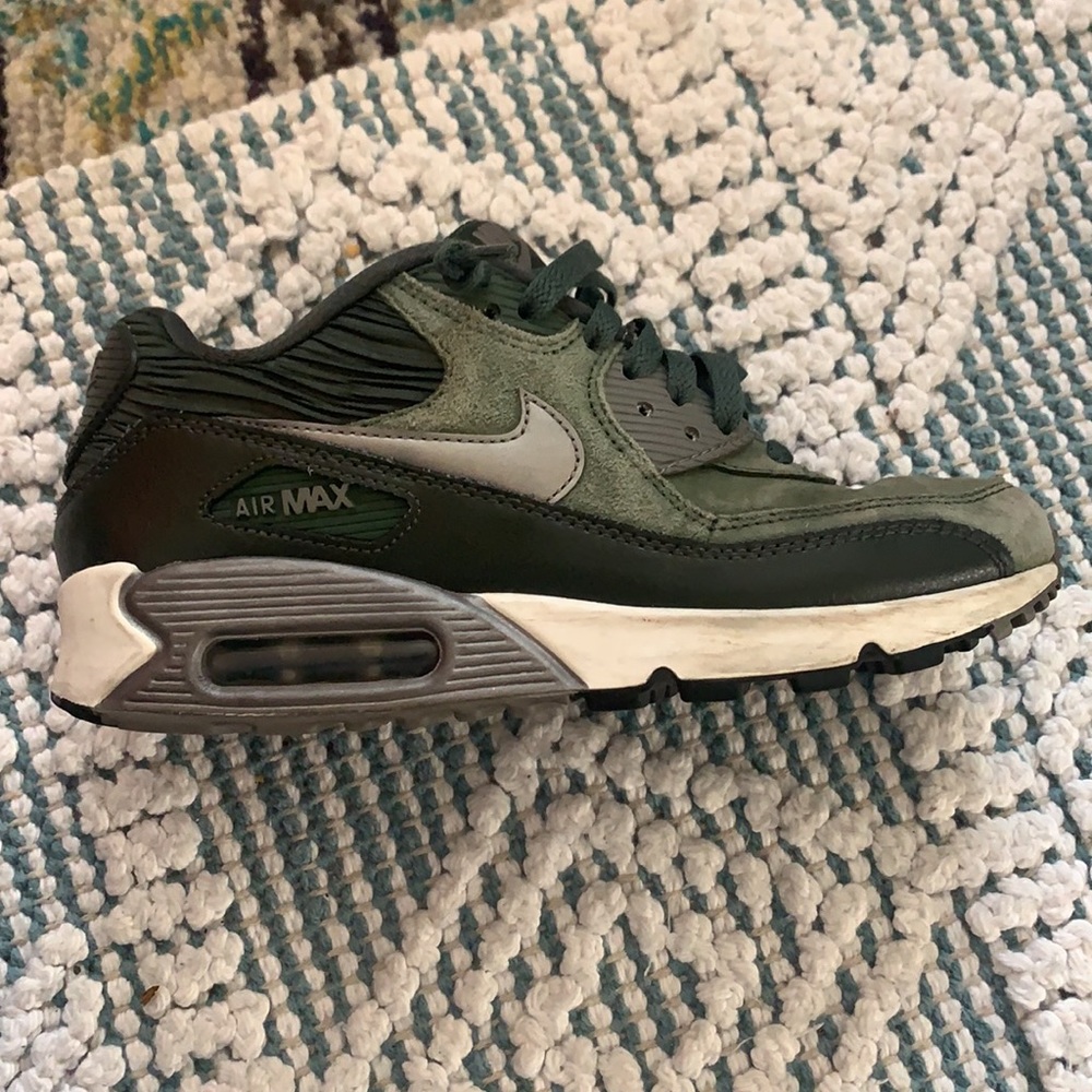 Nike AirMax - Picture 2 of 3